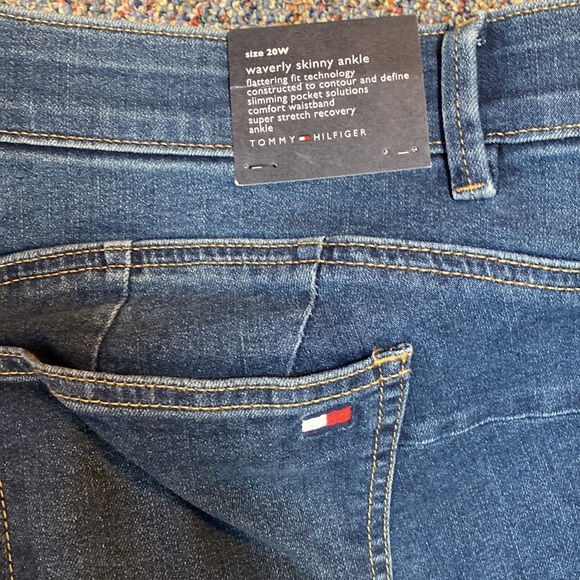 Tommy Hilfiger 20 W jeans. Slimming fit. Light blue denim. - Picture 3 of 4